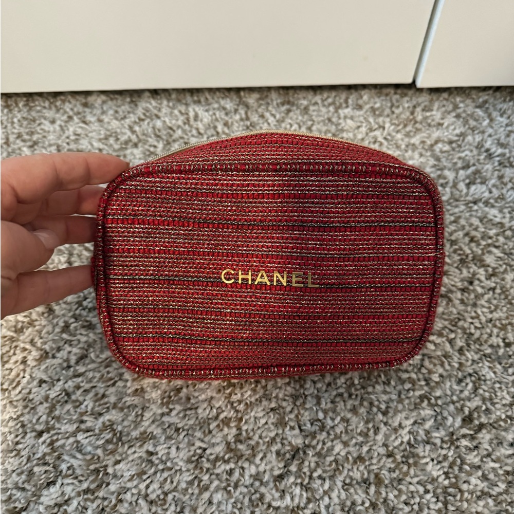 CHANEL Red and Gold Textured Pouch